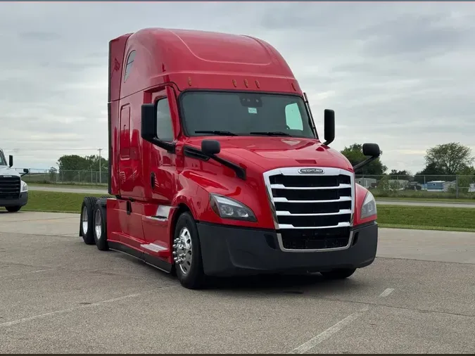 2022 FREIGHTLINER Cascadia 1261d8e4155dd5079255ac41f9590d3a471