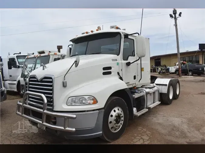 2015 MACK PINNACLE CXU6131d91f0ca6aca4305d7115d576958b730