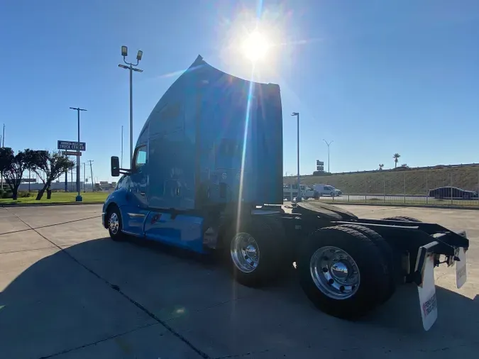 2022 Kenworth T680