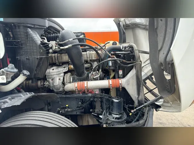 2020 Freightliner Cascadia 126