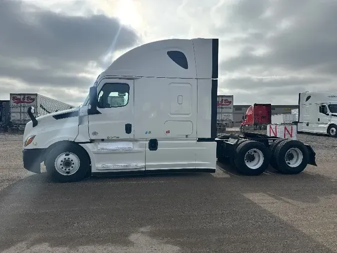 2019 Freightliner T12664ST