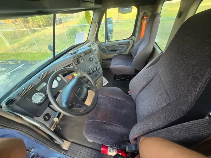 2018 FREIGHTLINER/MERCEDES CASCADIA 1131d98afd6552d23cb0250b02a01bba0d7