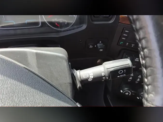 2021 INTERNATIONAL LT