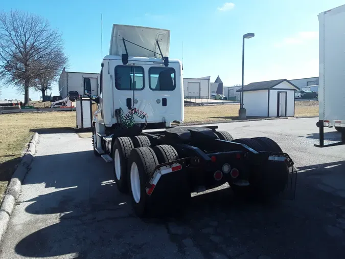 2016 FREIGHTLINER/MERCEDES CASCADIA 125