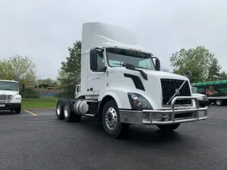 2016 VOLVO VNL64300