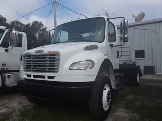2016 Freightliner M2 106
