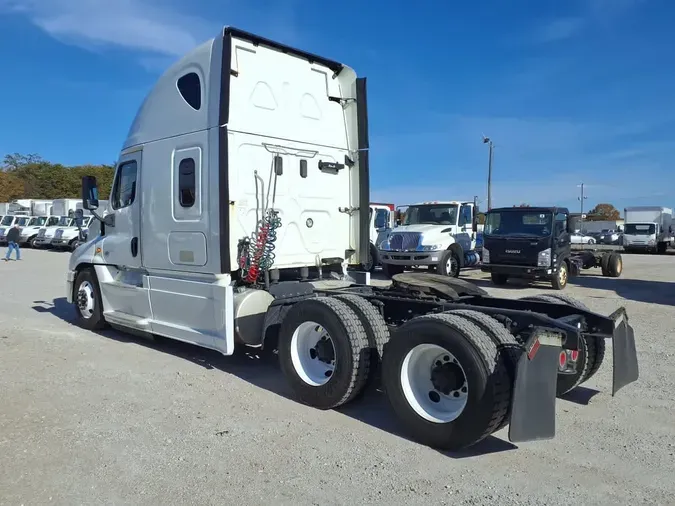 2017 FREIGHTLINER/MERCEDES CASCADIA 125