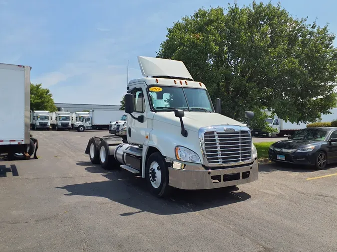 2016 FREIGHTLINER/MERCEDES CASCADIA 125