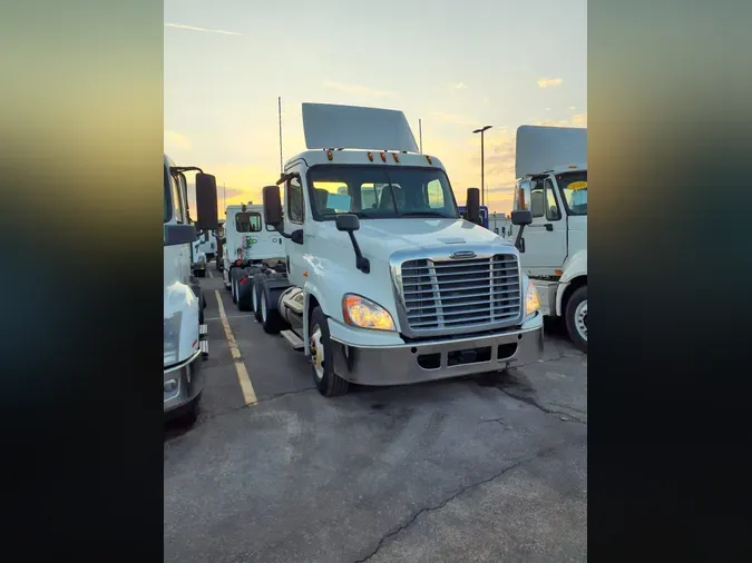 2018 FREIGHTLINER/MERCEDES CASCADIA 1251d9e663e2ea12b1a2c51f9ddafde765d