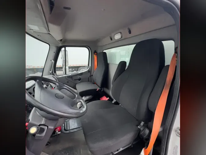 2020 FREIGHTLINER/MERCEDES M2 106