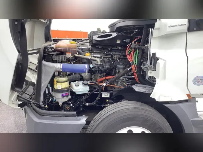 2022 Freightliner Cascadia 126