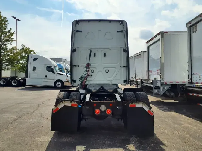 2021 FREIGHTLINER NEW CASCADIA 116