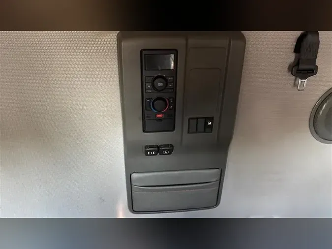 2021 VOLVO VNL760