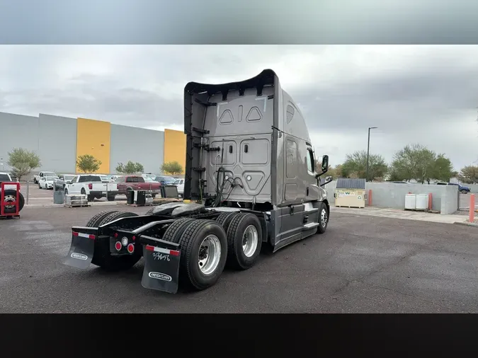 2025 Freightliner Cascadia 126