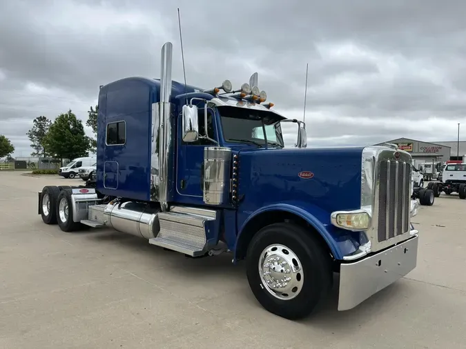 2023 Peterbilt 389