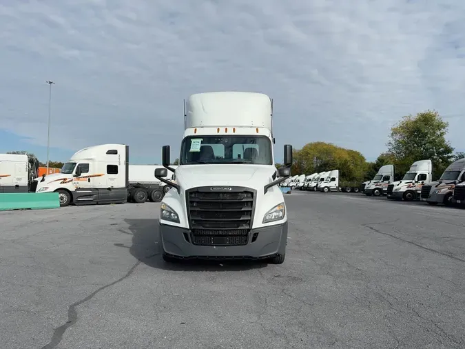 2020 Freightliner Cascadia 126