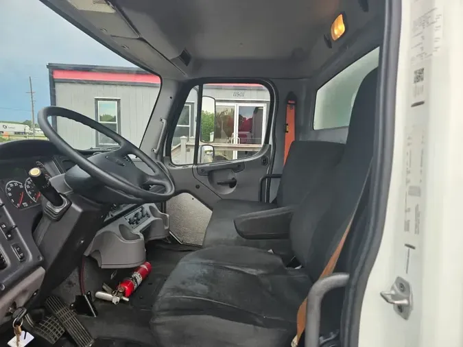 2018 FREIGHTLINER M2 106