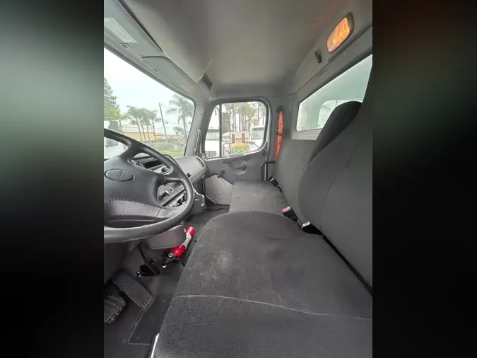 2020 FREIGHTLINER/MERCEDES M2 106