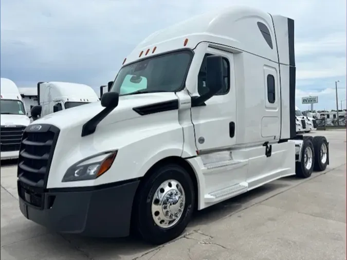 2023 Freightliner Cascadia 126