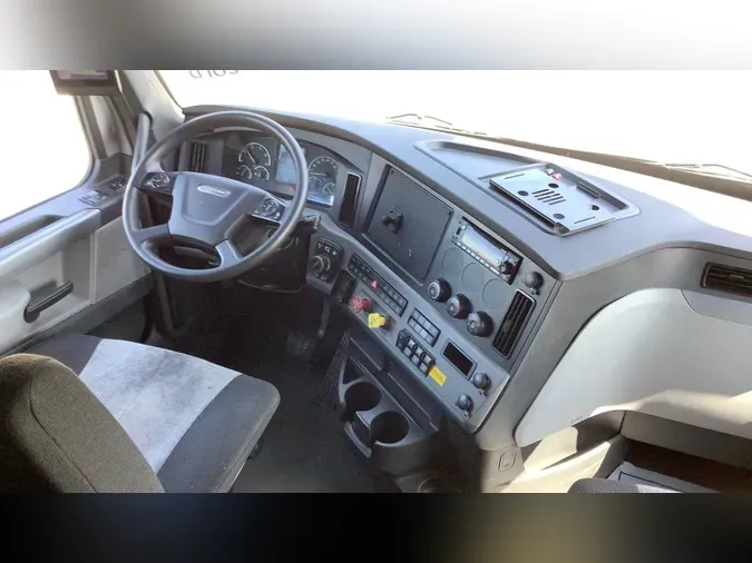 2022 Freightliner Cascadia 126