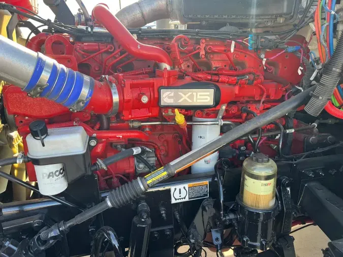 2023 Kenworth W990