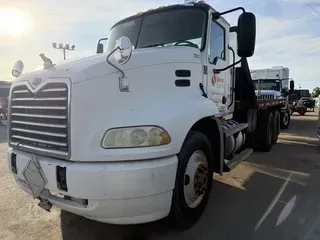2004 MACK VISION CX613