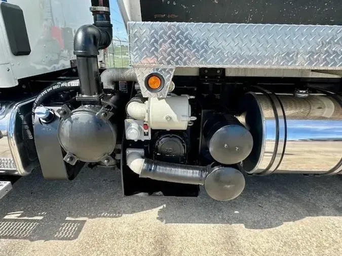 2024 Peterbilt 548