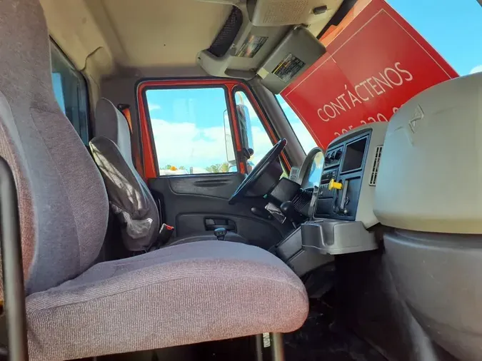 2017 NAVISTAR INTERNATIONAL 4300