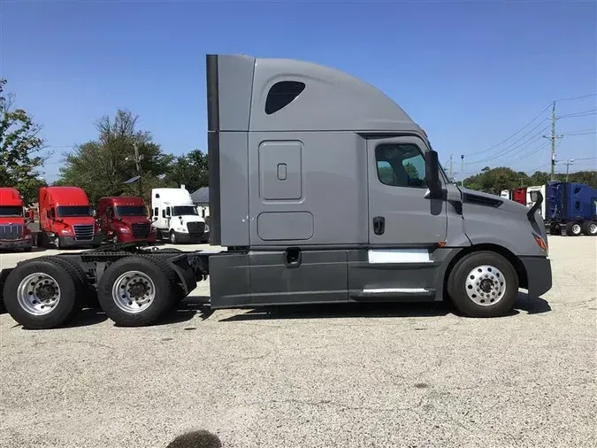 2020 FREIGHTLINER CA126