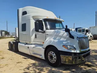 2019 NAVISTAR INTERNATIONAL LT625 SLPR CAB