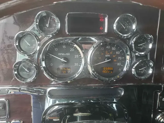 2022 PETERBILT 389