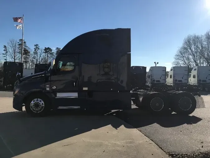 2020 Freightliner T12664ST