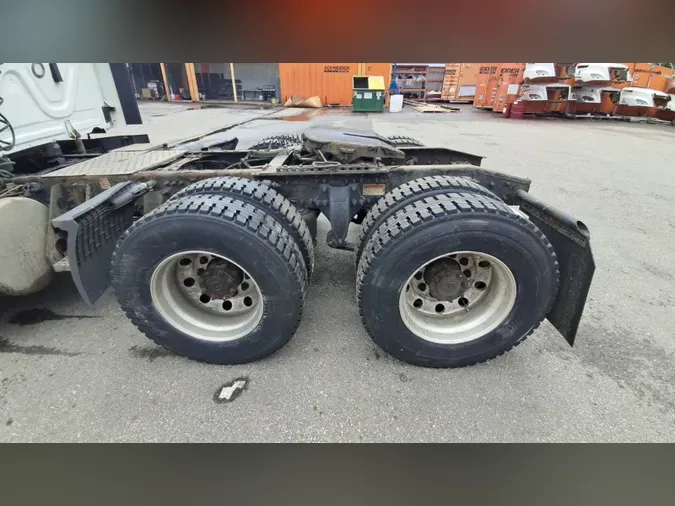 2020 Freightliner Cascadia 126