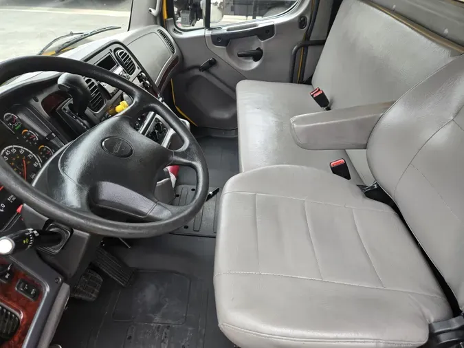 2020 Freightliner Business Class M2 106