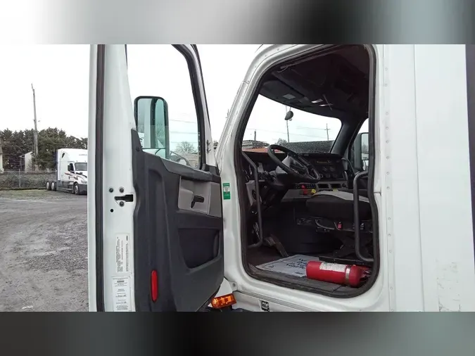 2020 Freightliner Cascadia 126