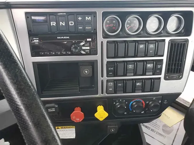 2019 MACK AN64T