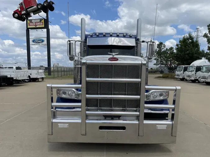 2022 Peterbilt 389