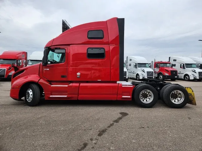 2019 VOLVO VNL64T860