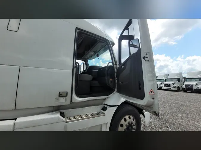 2019 Volvo VNL 740