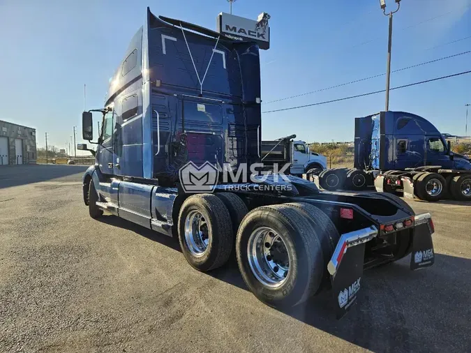 2021 VOLVO VNL64T760