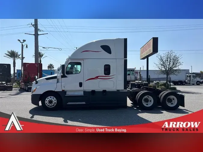 2021 FREIGHTLINER CA126