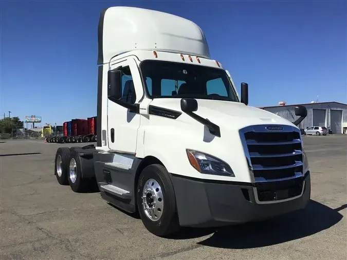 2021 FREIGHTLINER CA126