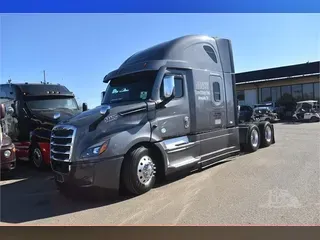 2020 FREIGHTLINER CASCADIA 126