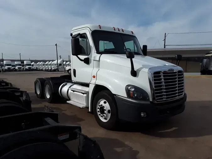 2019 FREIGHTLINER/MERCEDES CASCADIA 1251de528f0c0d5f9d192ec4c56aea57053