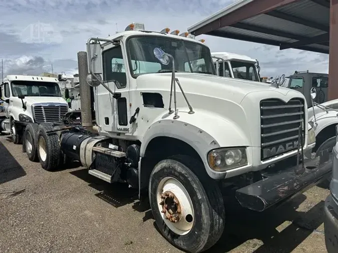 2012 MACK GRANITE GU713