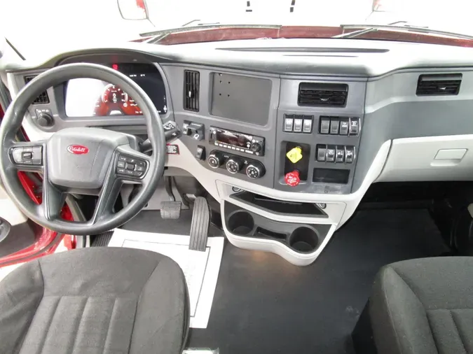 2022 Peterbilt 579