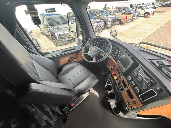 2023 Freightliner Cascadia 116