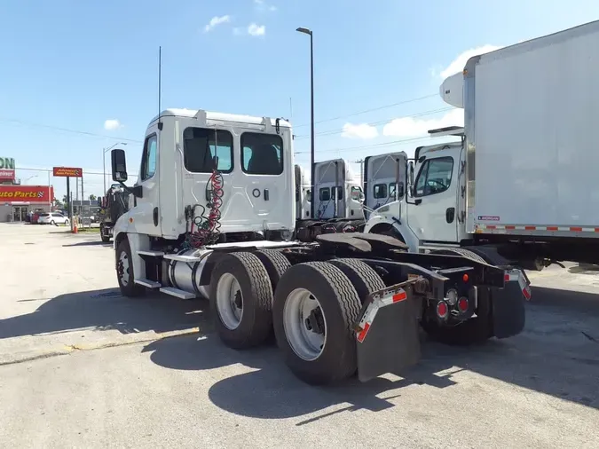 2019 FREIGHTLINER CASCADIA 125