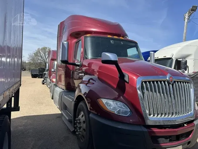 2018 INTERNATIONAL LT