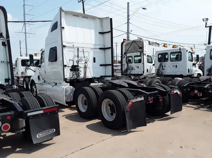 2020 NAVISTAR INTERNATIONAL LT625 SLPR CAB